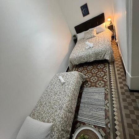 A & M Barcelona Hostal Екстериор снимка