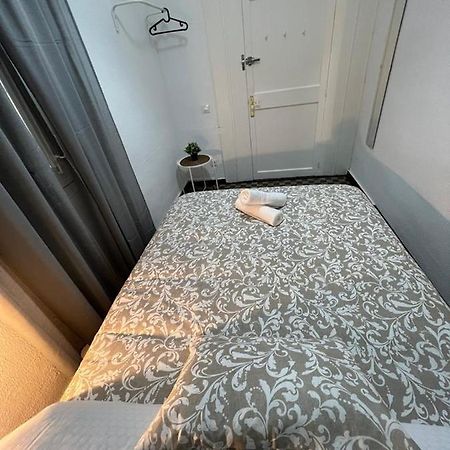 A & M Barcelona Hostal Екстериор снимка