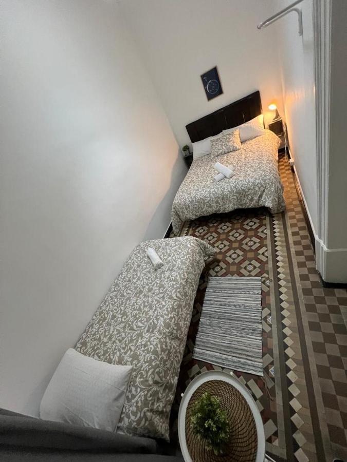 A & M Barcelona Hostal Екстериор снимка