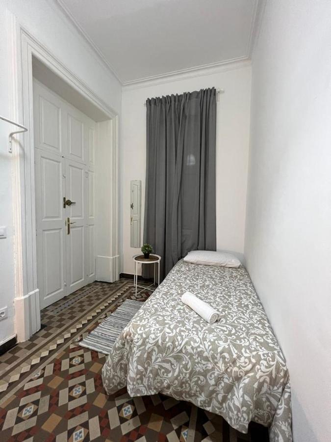 A & M Barcelona Hostal Екстериор снимка