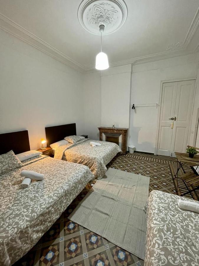 A & M Barcelona Hostal Екстериор снимка